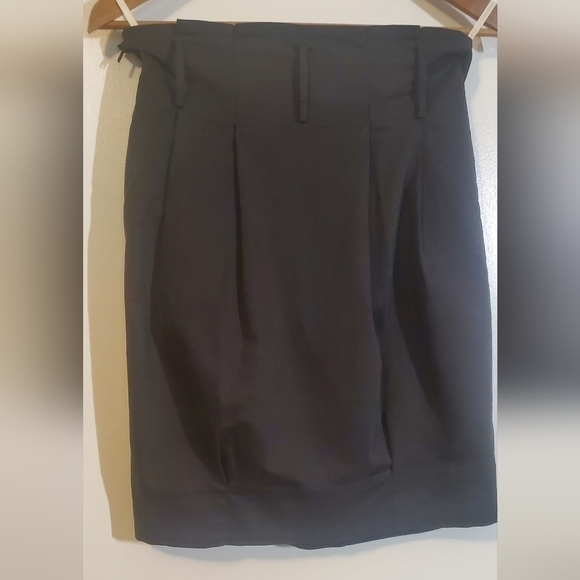 Wilfred Size 4, Paperbag Large Asymmetrical Pleats Skirt - Picture 5 of 9